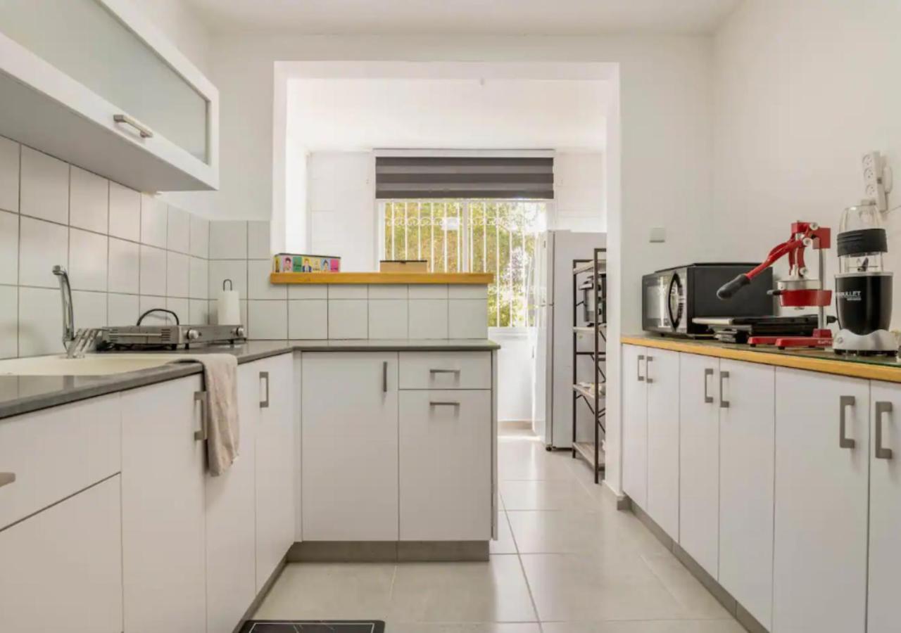 Central 1Br Oasis, Fast Fiber Wifi, Free Parking, Free Netflix With Shelter Haifa Exteriör bild